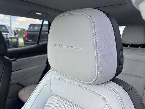 Used 2026 GMC Terrain Denali AWD/4WD image 17