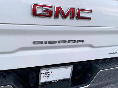 Used 2023 GMC Sierra 1500 SLT w/ SLT Premium Package AWD/4WD image 10