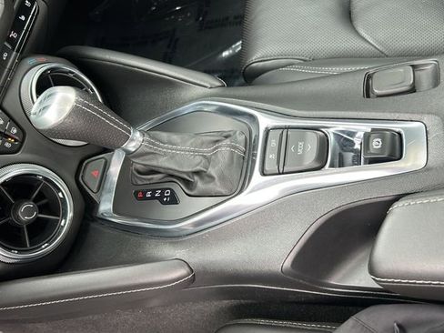 Used 2020 Chevrolet Camaro SS RWD image 24