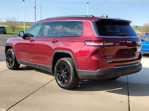 Used 2024 Jeep Grand Cherokee L Laredo AWD/4WD image 19