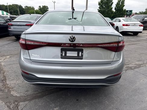 Used 2025 Volkswagen Jetta Sport FWD image 4
