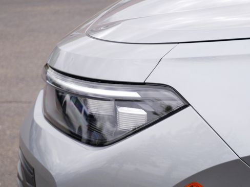 Certified 2025 Volkswagen Tiguan SE AWD/4WD image 16