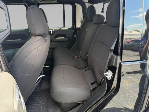 Used 2021 Jeep Gladiator Overland AWD/4WD image 22