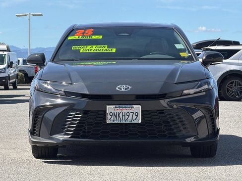 Used 2025 Toyota Camry SE w/ Convenience Package FWD image 9