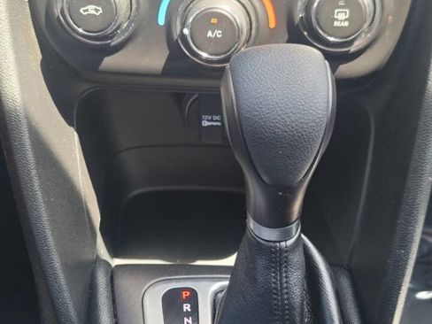 Used 2015 Dodge Dart SXT FWD image 17