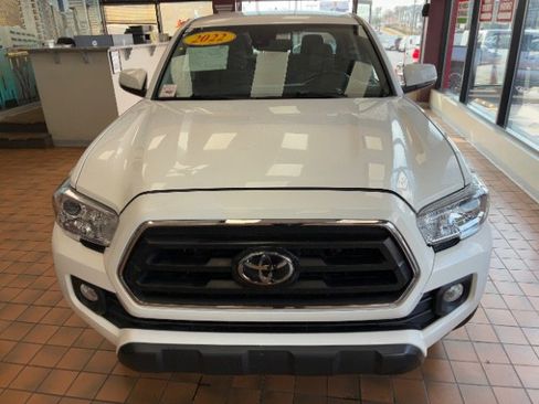 Used 2022 Toyota Tacoma TRD Off-Road image 4