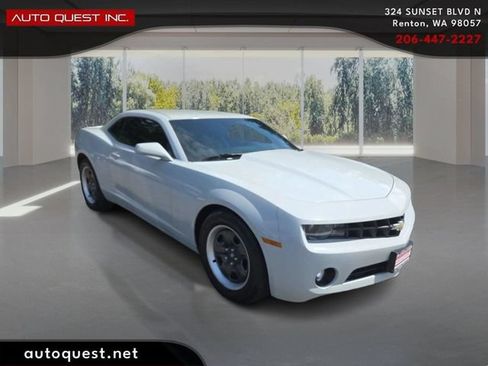 Used 2010 Chevrolet Camaro LT w/ RS Package RWD image 3