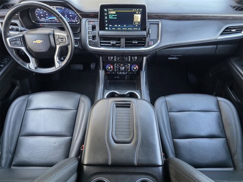 Used 2024 Chevrolet Suburban LT image 19