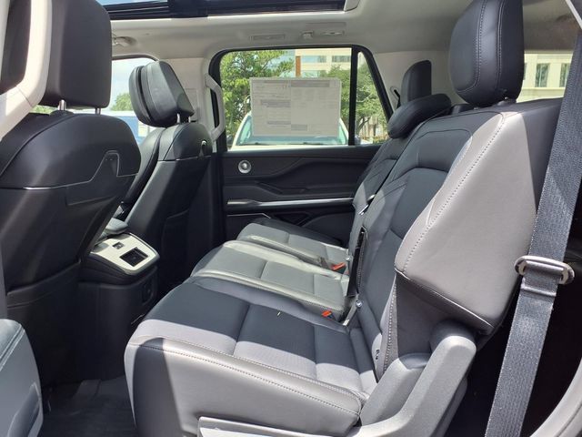 New 2025 Lincoln Navigator Reserve AWD/4WD image 8