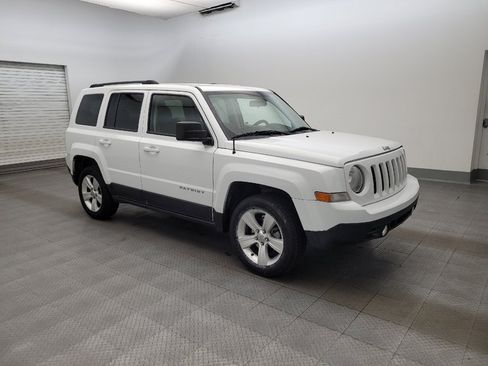 Used 2014 Jeep Patriot Latitude AWD/4WD image 11