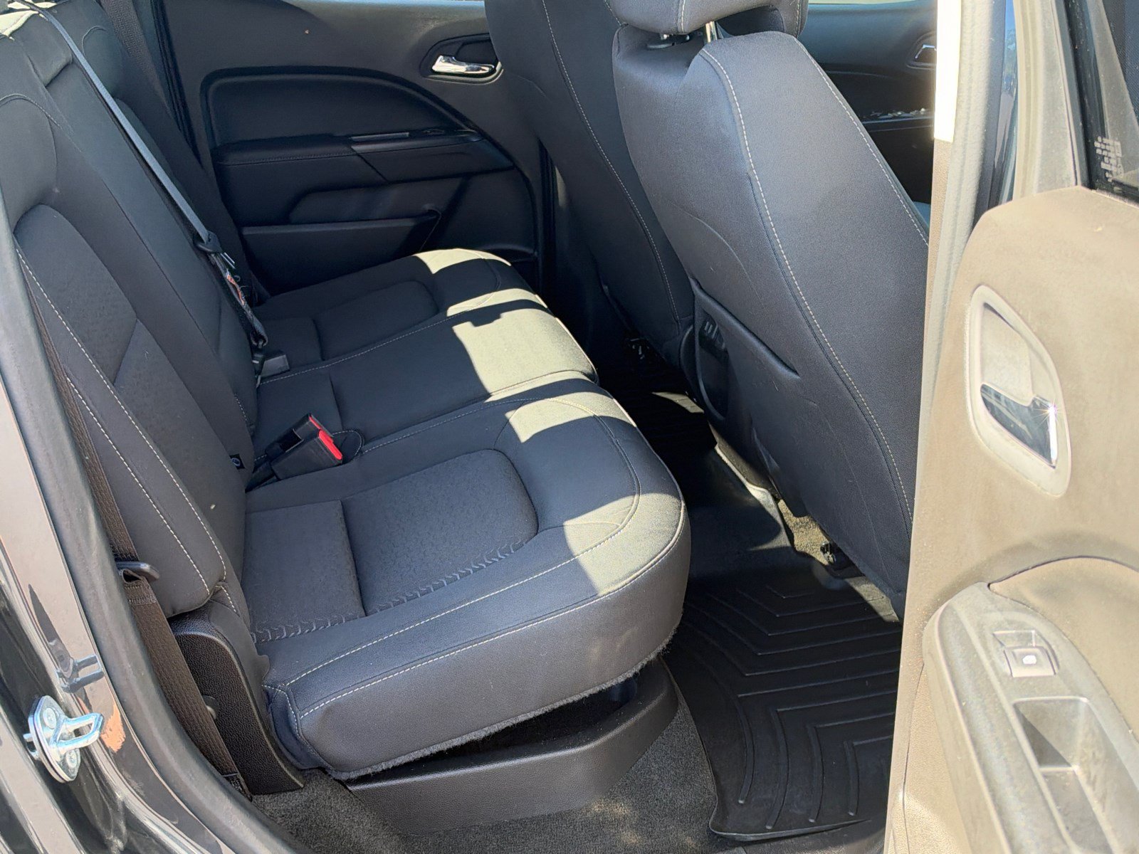 Used 2017 GMC Canyon SLE w/ SLE Convenience Package RWD image 15