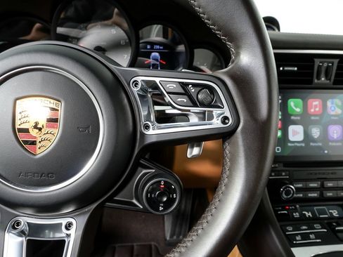 Certified 2018 Porsche 911 Carrera 4S image 11