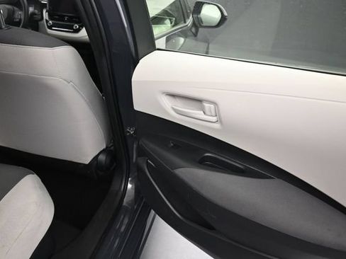 Used 2025 Toyota Corolla LE FWD image 21