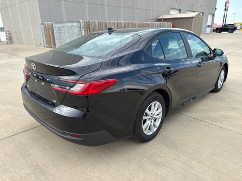 Used 2026 Toyota Camry LE FWD image 5