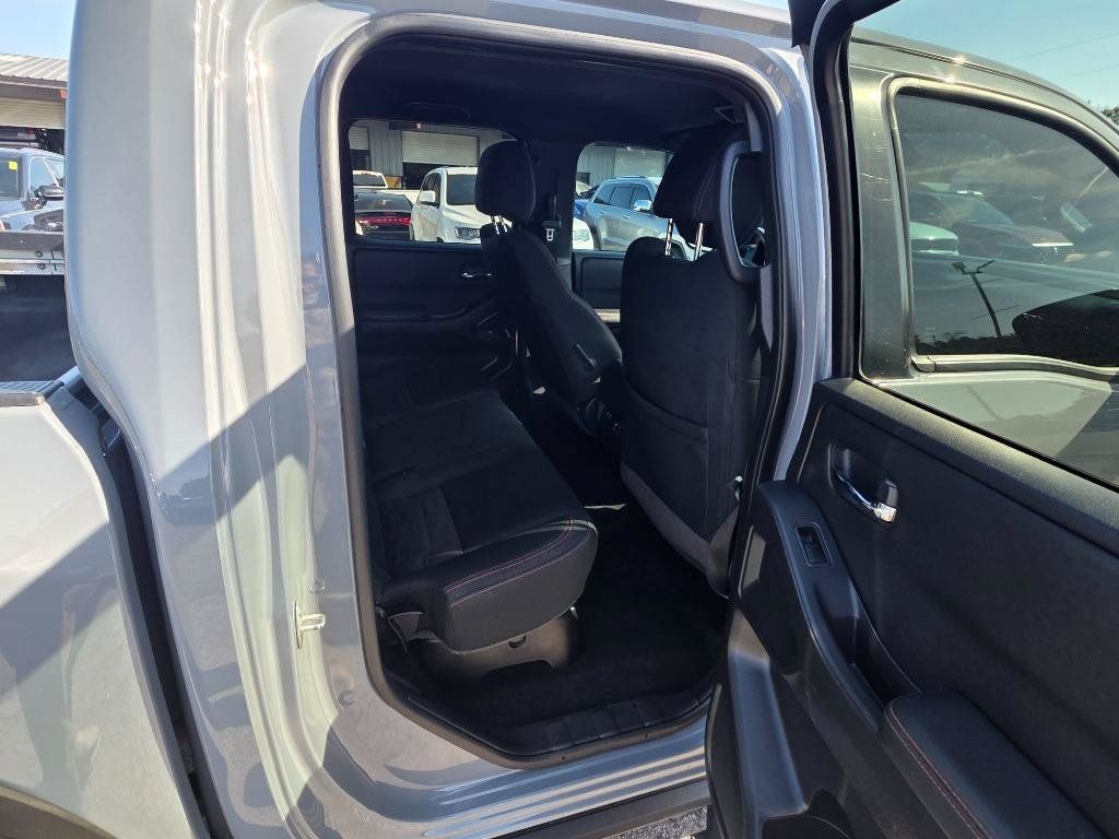 Used 2023 Nissan Frontier Pro-X w/ Pro Convenience Package RWD image 12