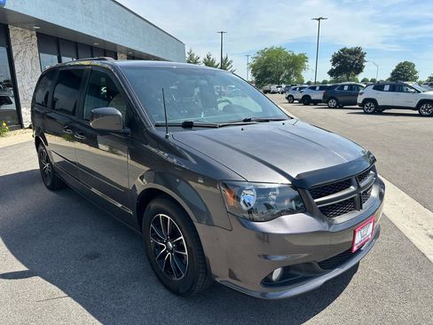 Used 2016 Dodge Grand Caravan R/T FWD image 9