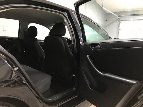 Used 2016 Volkswagen Jetta S image 15
