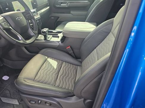 Used 2025 Chevrolet Silverado 1500 ZR2 w/ Technology Package AWD/4WD image 19