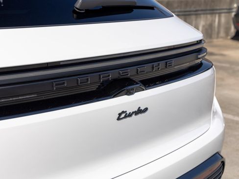 New 2025 Porsche Macan Turbo Electric AWD/4WD image 21