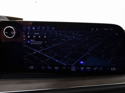 Used 2025 Chevrolet Suburban High Country image 17