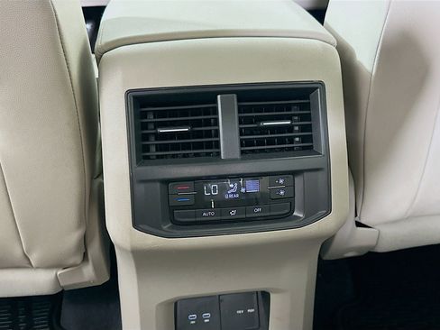 Used 2021 Volkswagen Atlas SE w/ Panoramic Sunroof Package FWD image 27