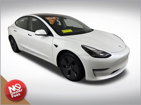 Used 2023 Tesla Model 3 Standard Range RWD image 1