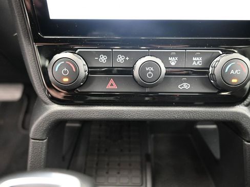 New 2025 Ford Ranger XLT w/ Equipment Group 301A High image 16