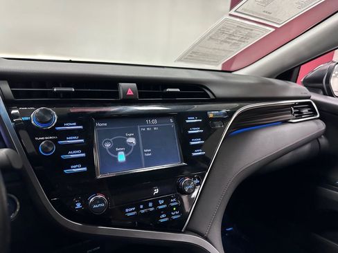 Used 2018 Toyota Camry XLE image 20