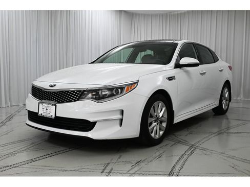Used 2018 Kia Optima EX w/ Premium Package FWD image 4