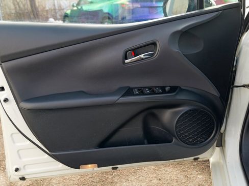 Used 2017 Toyota Prius Prime Premium image 17