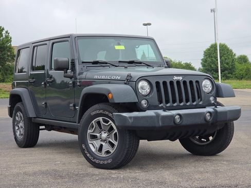 Used 2017 Jeep Wrangler Unlimited Rubicon w/ Connectivity Group AWD/4WD image 2