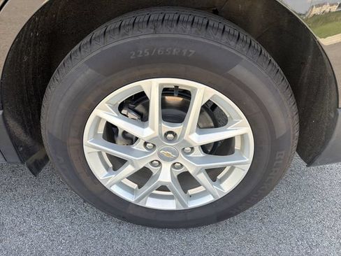 Used 2024 Chevrolet Equinox LT FWD image 20