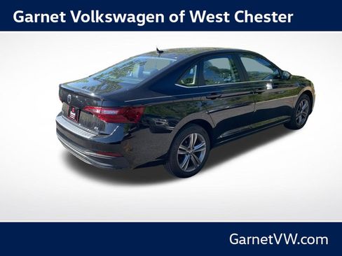 Used 2023 Volkswagen Jetta SE FWD image 5