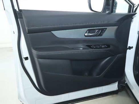 Certified 2025 Nissan Murano SL AWD/4WD image 16