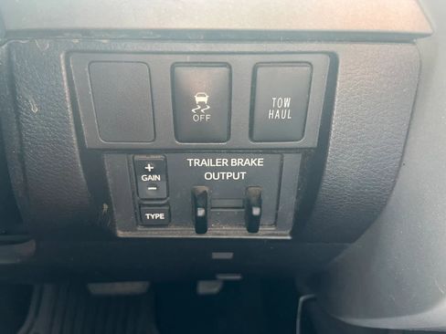 Used 2016 Toyota Tundra SR5 w/ SR5 Upgrade Package image 16