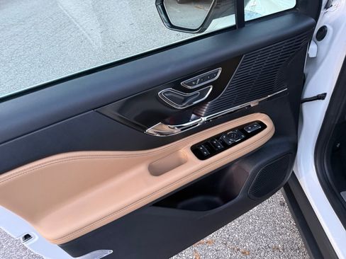 Used 2022 Lincoln Corsair Reserve w/ Equipment Group 201A image 35