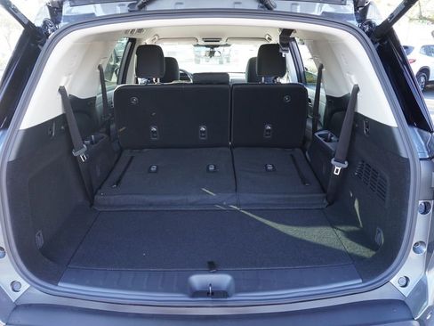 New 2025 Nissan Pathfinder SV image 8