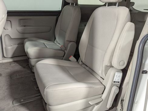 Used 2021 Kia Sedona LX image 43