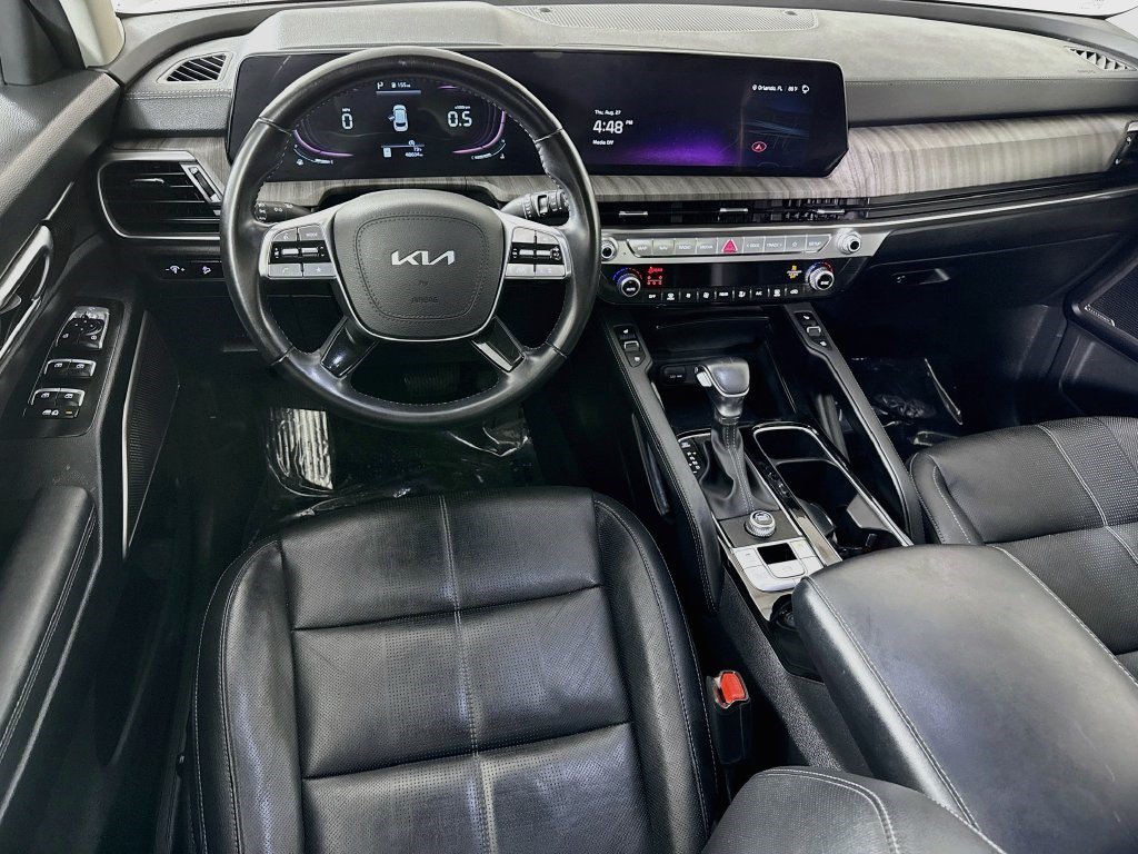 Used 2024 Kia Telluride EX w/ EX Captain's Chair Package FWD image 16