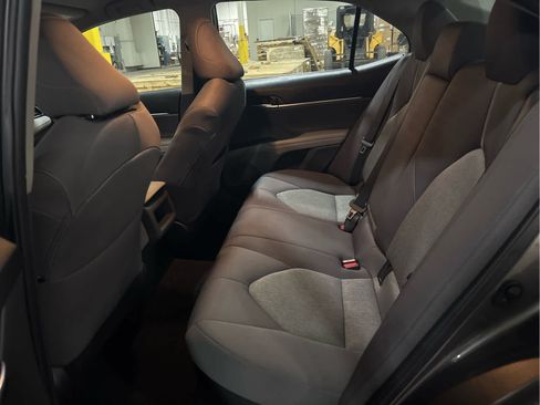 Used 2022 Toyota Camry LE image 8