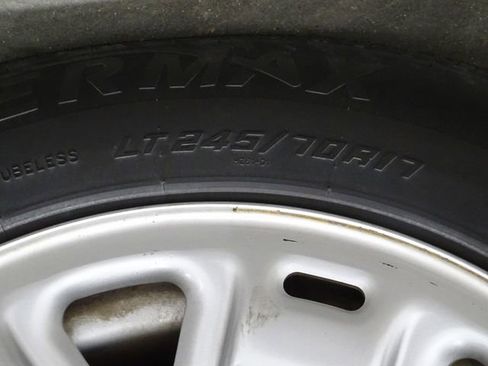 Used 2019 Nissan NV 2500 SV image 32