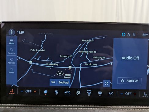 Used 2025 Lincoln Corsair AWD w/ Equipment Group 101A image 19