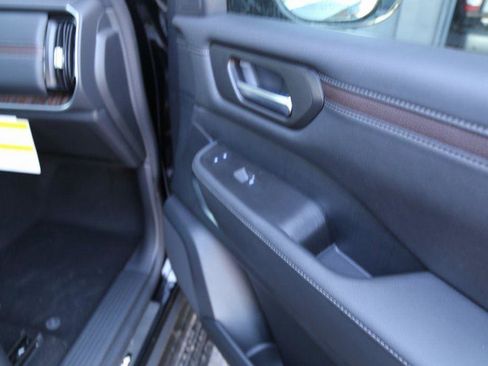 New 2025 Nissan Armada Platinum Reserve image 28