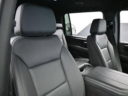 Used 2025 Chevrolet Suburban LT RWD image 50