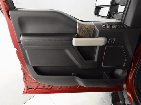 Used 2019 Ford F250 Lariat w/ Lariat Ultimate Package image 11