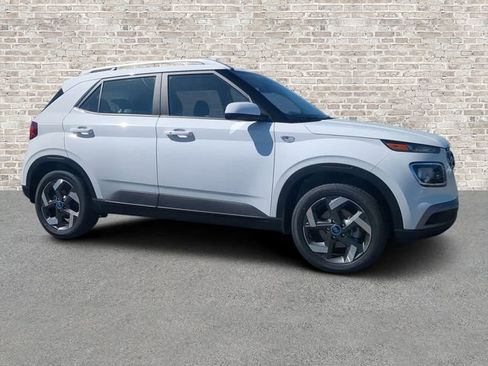 New 2026 Hyundai Venue SEL FWD image 1