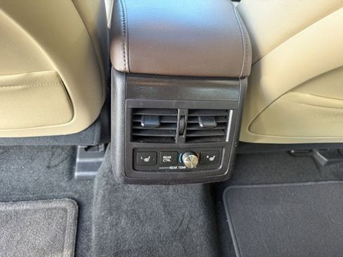 Used 2018 Toyota Avalon Limited image 21