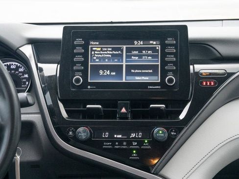 Used 2023 Toyota Camry SE image 31