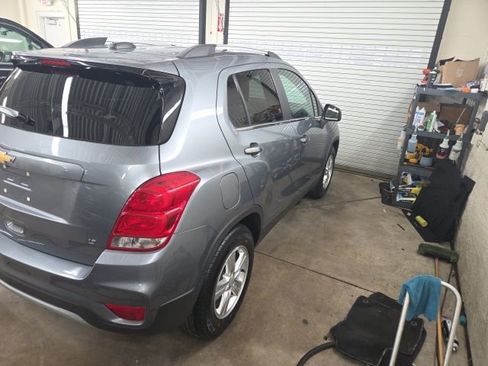 Certified 2019 Chevrolet Trax LT w/ LT Convenience Package image 3