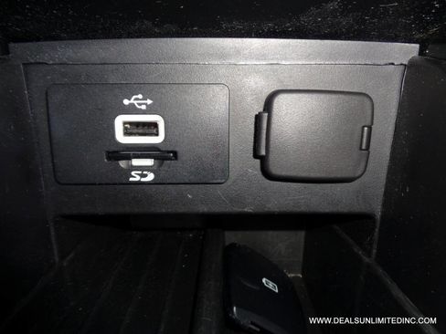 Used 2016 Ford Explorer Limited image 18